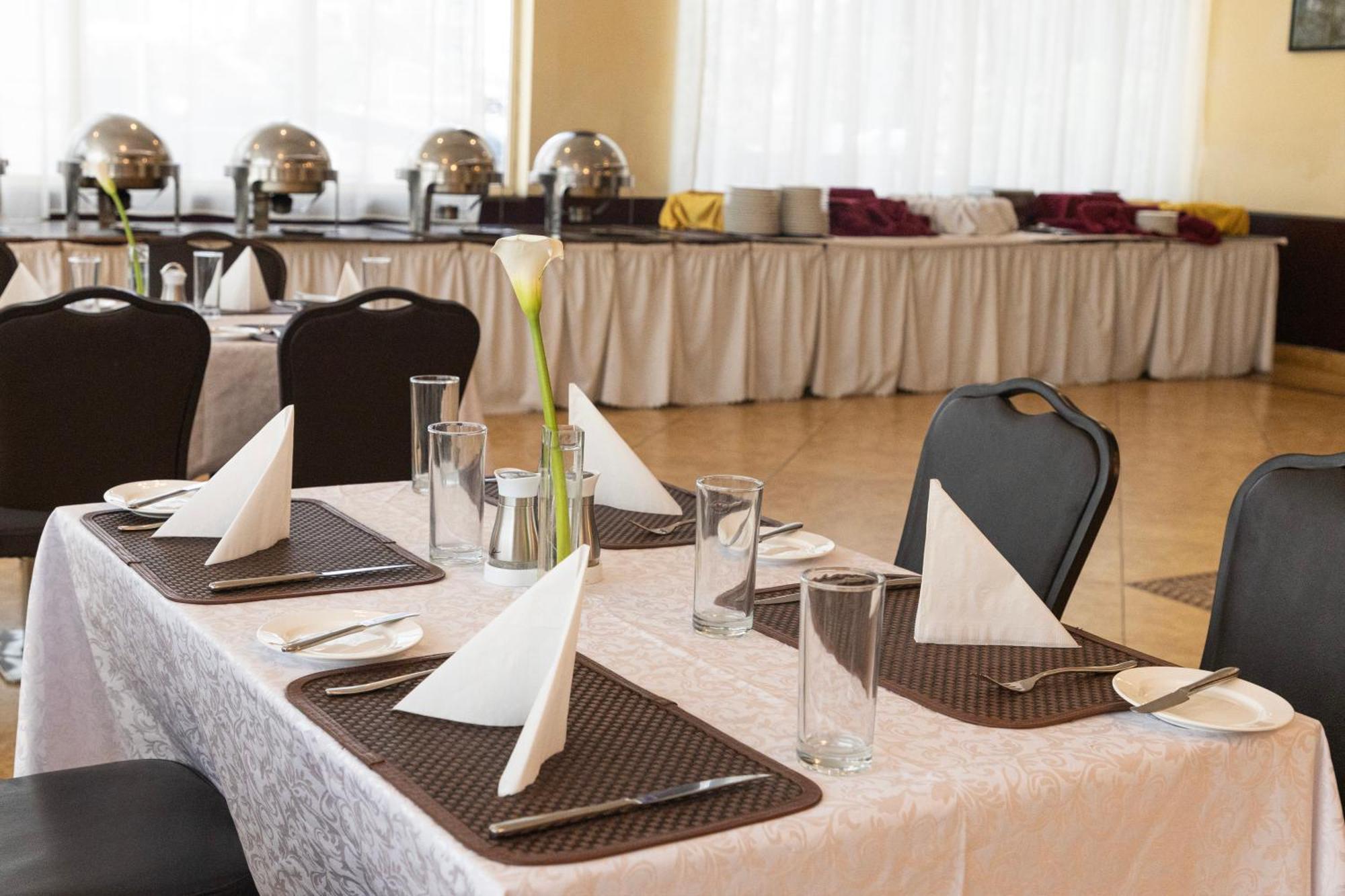 Dreamliner Hotel Addis Abeba Buitenkant foto
